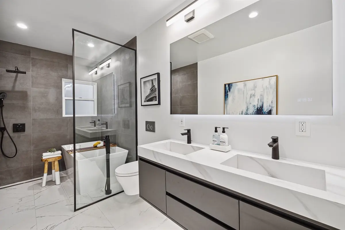 Bathroom, California Street, San Francisco