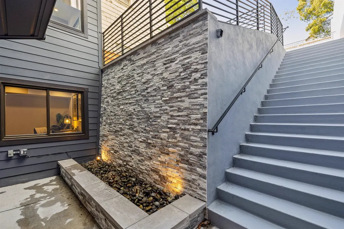 Backyard and outdoor space, California Street, San Francisco