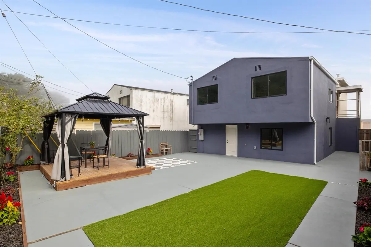 Backyard and outdoor space, Higate Drive, Daly City
