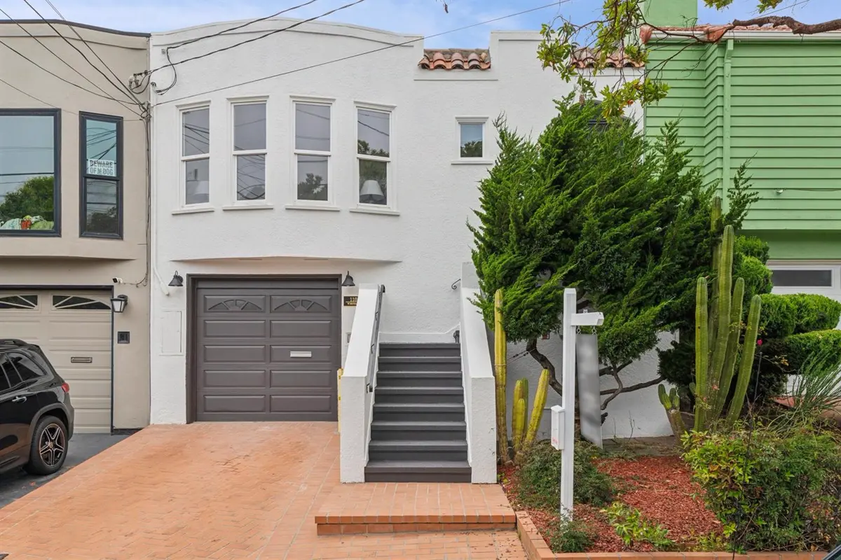West Moltke Street, Daly City