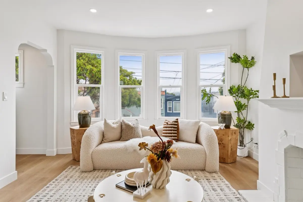 Living room, West Moltke Street, Daly City