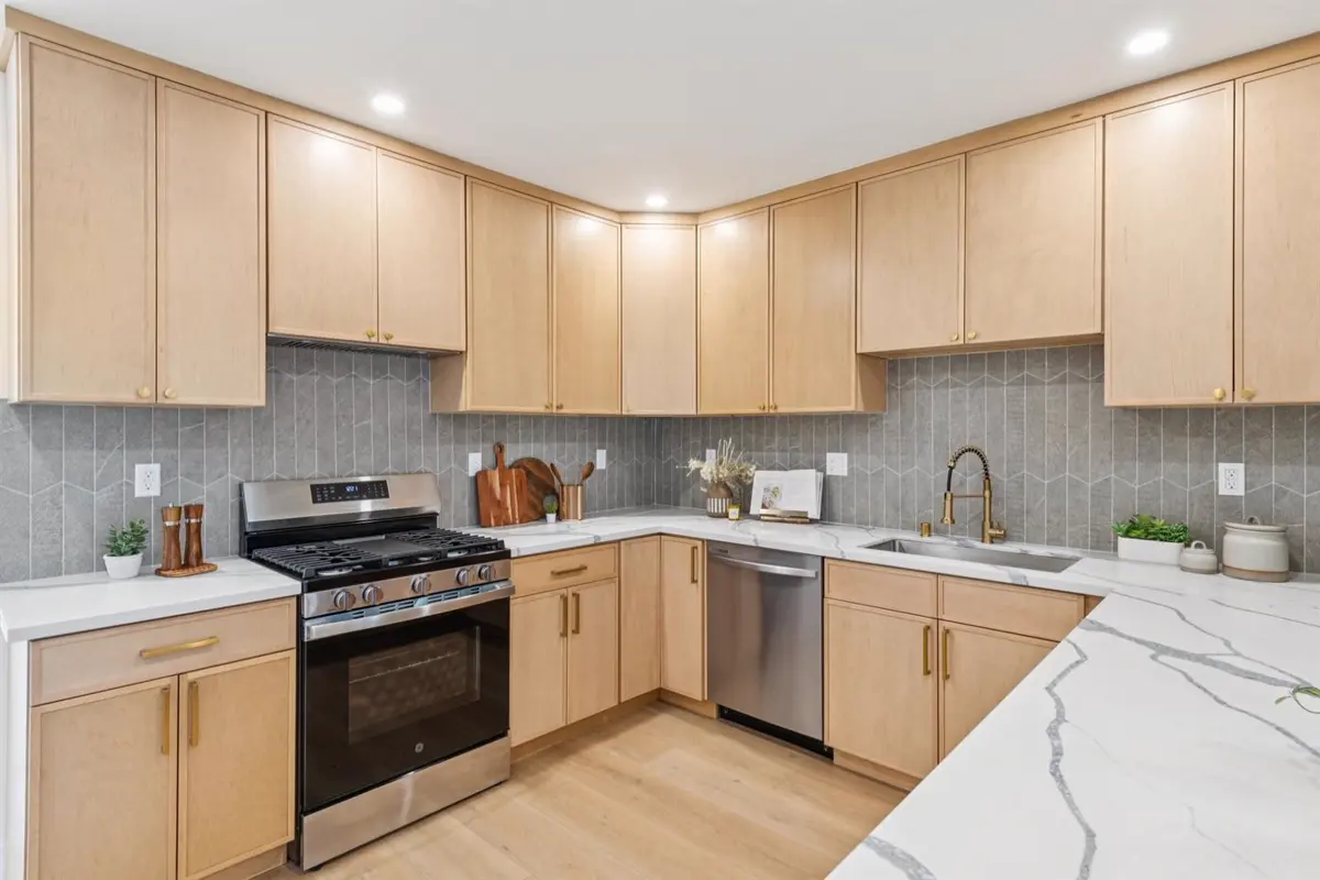 Kitchen, West Moltke Street, Daly City