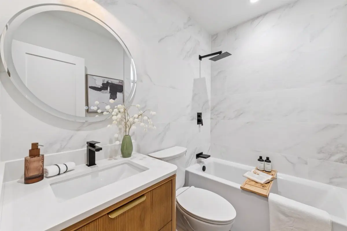 Bathroom, West Moltke Street, Daly City