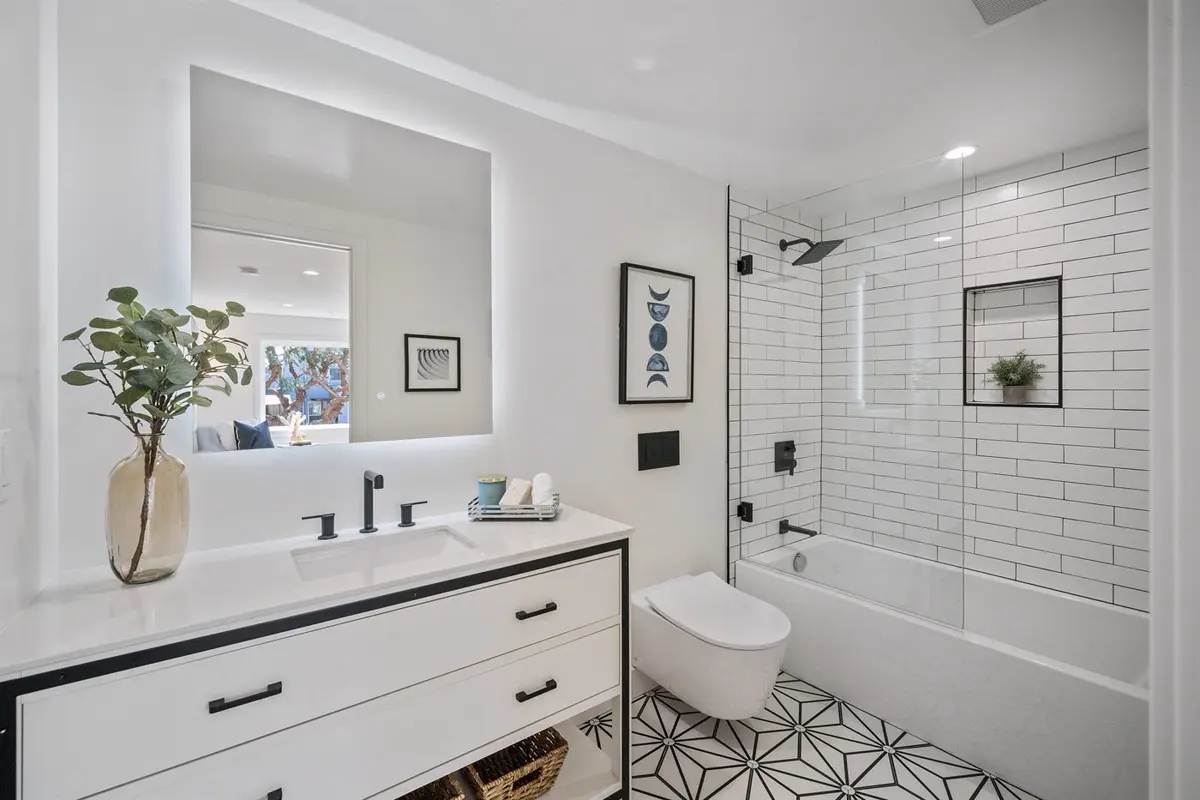 Bathroom, Naples Street, Excelsior, San Francisco