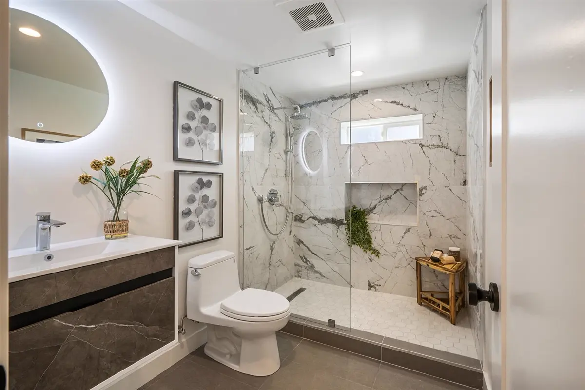 Bathroom, Naples Street, Excelsior, San Francisco