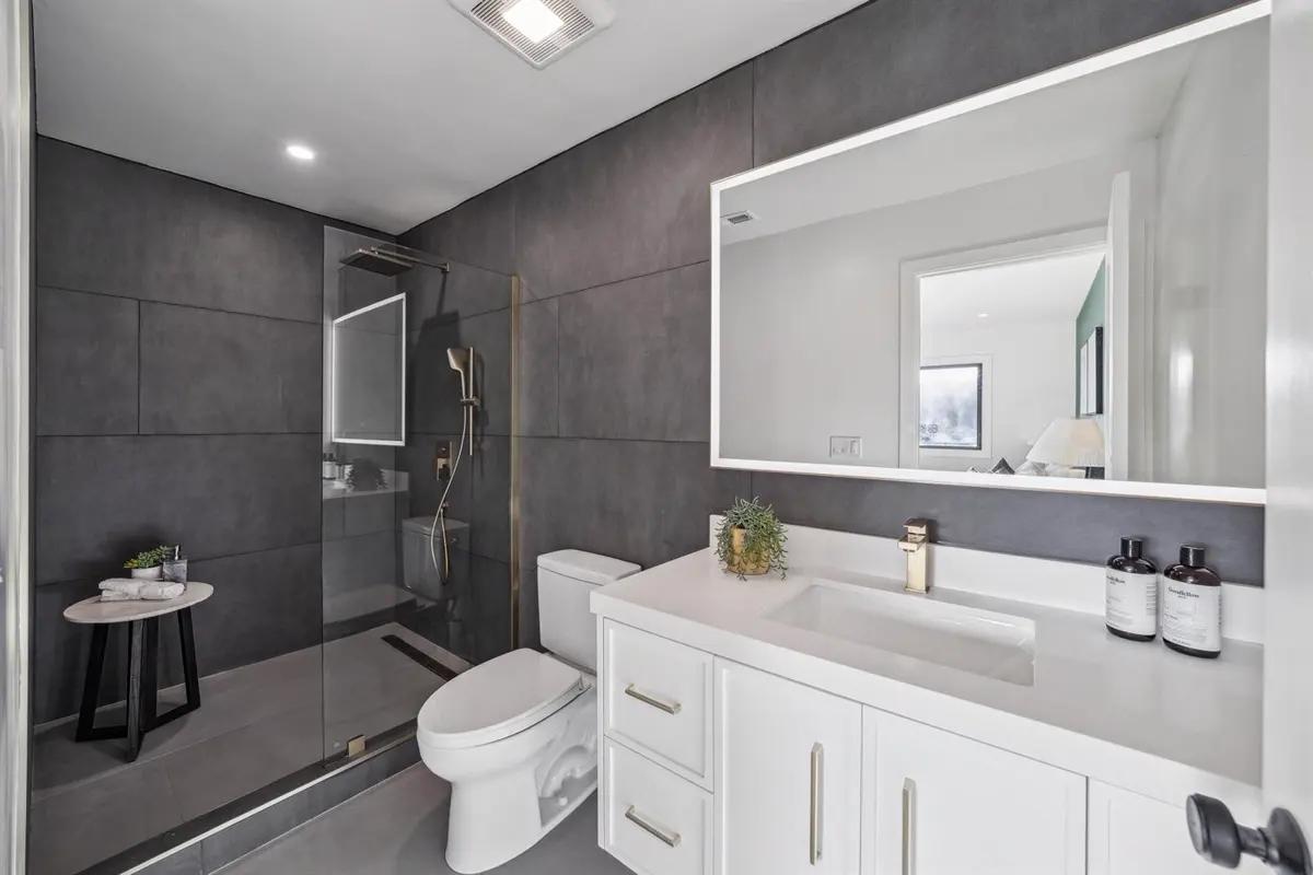 Bathroom, Shipley Avenue, Daly City