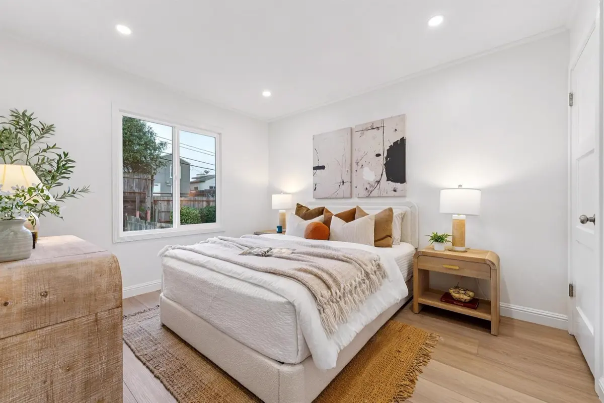 Bedroom, Wildwood Avenue, Daly City